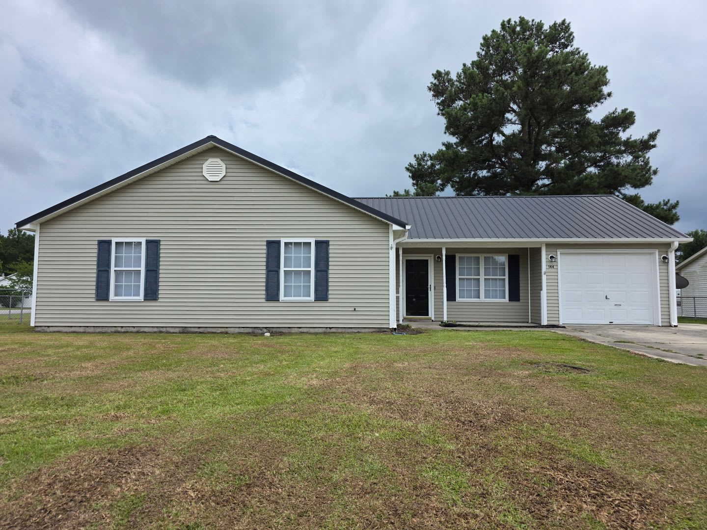Freshly Updated 4-Bedroom Home on a Spacious Corner Lot in Horse Creek Farms – photo 1