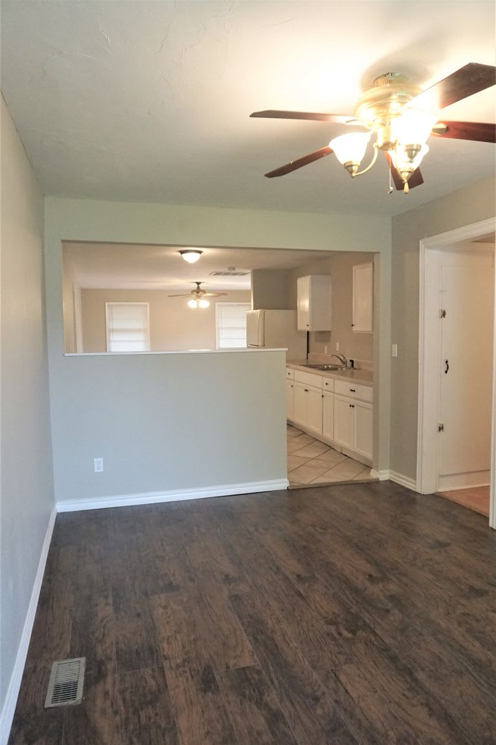 3 Bed 2 Bath 1 Car Garage -The Village NW OKC – photo 3