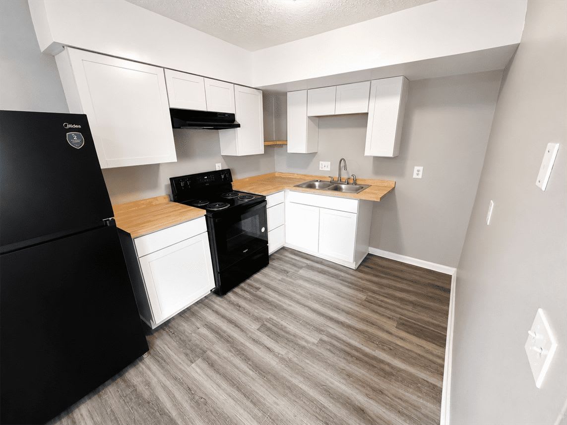 2036 Catalpa Dr. – photo 2