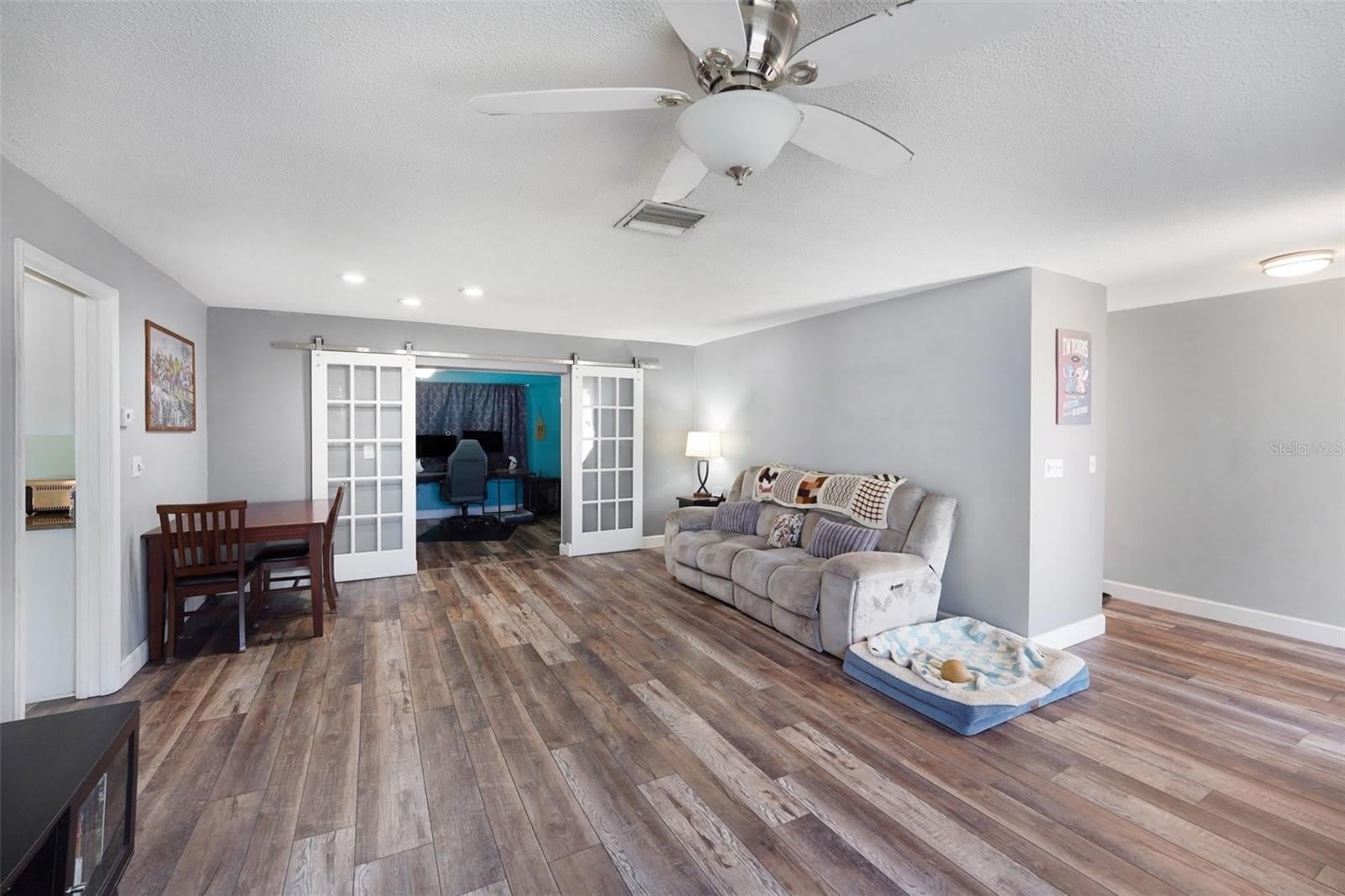 2561 BLACKWOOD Circle – photo 4