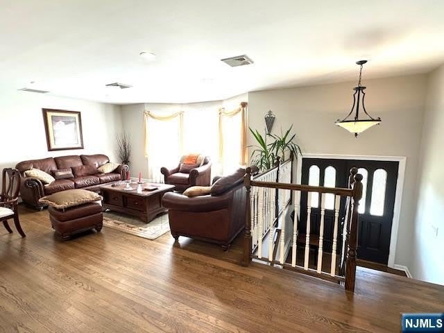 8 Towsen Road – photo 2