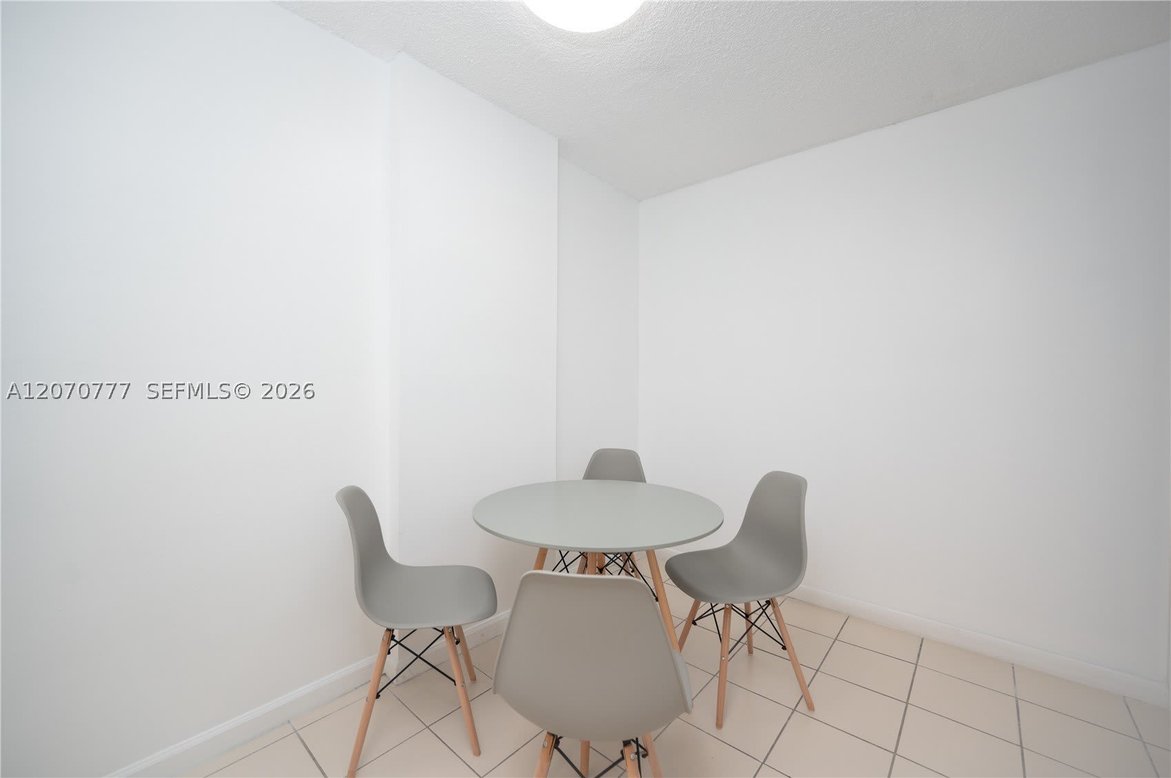500 NE 26th St – photo 4