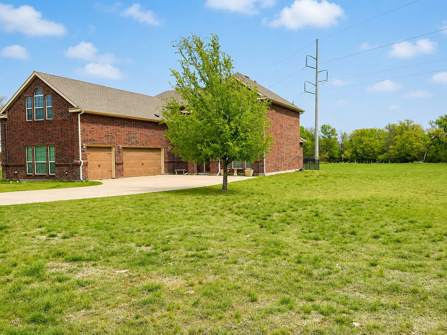 5/4/3 Home with Game room in WALKING DISTANCE TO THE MARINA – photo 2