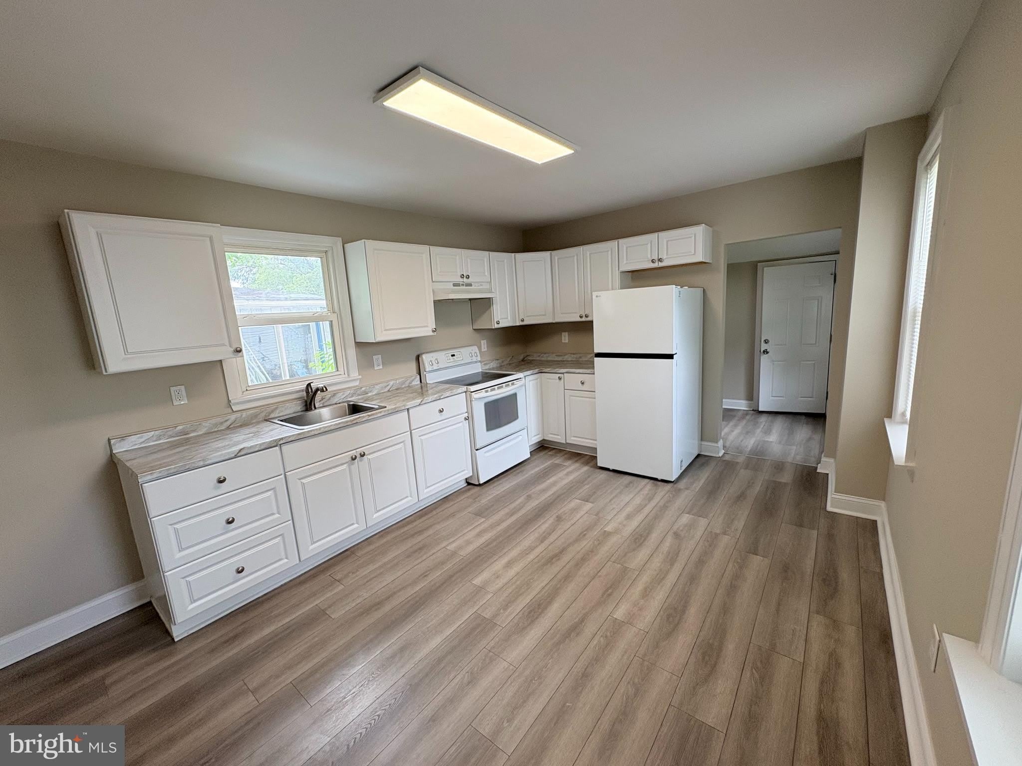 806 HIGH Street – photo 3