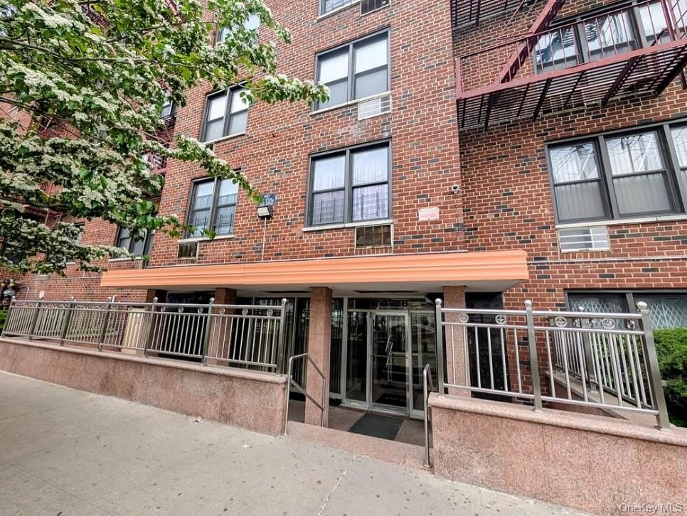 170 06 88Th Avenue – photo 1