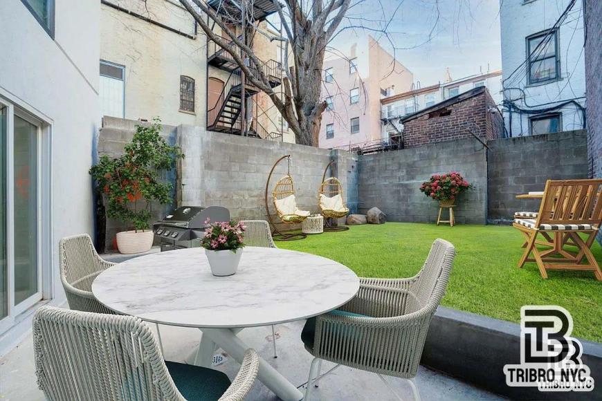410 Lorimer Street – photo 2