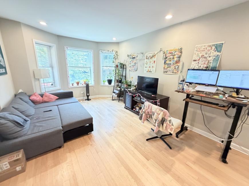1330 West Roscoe St. – photo 2