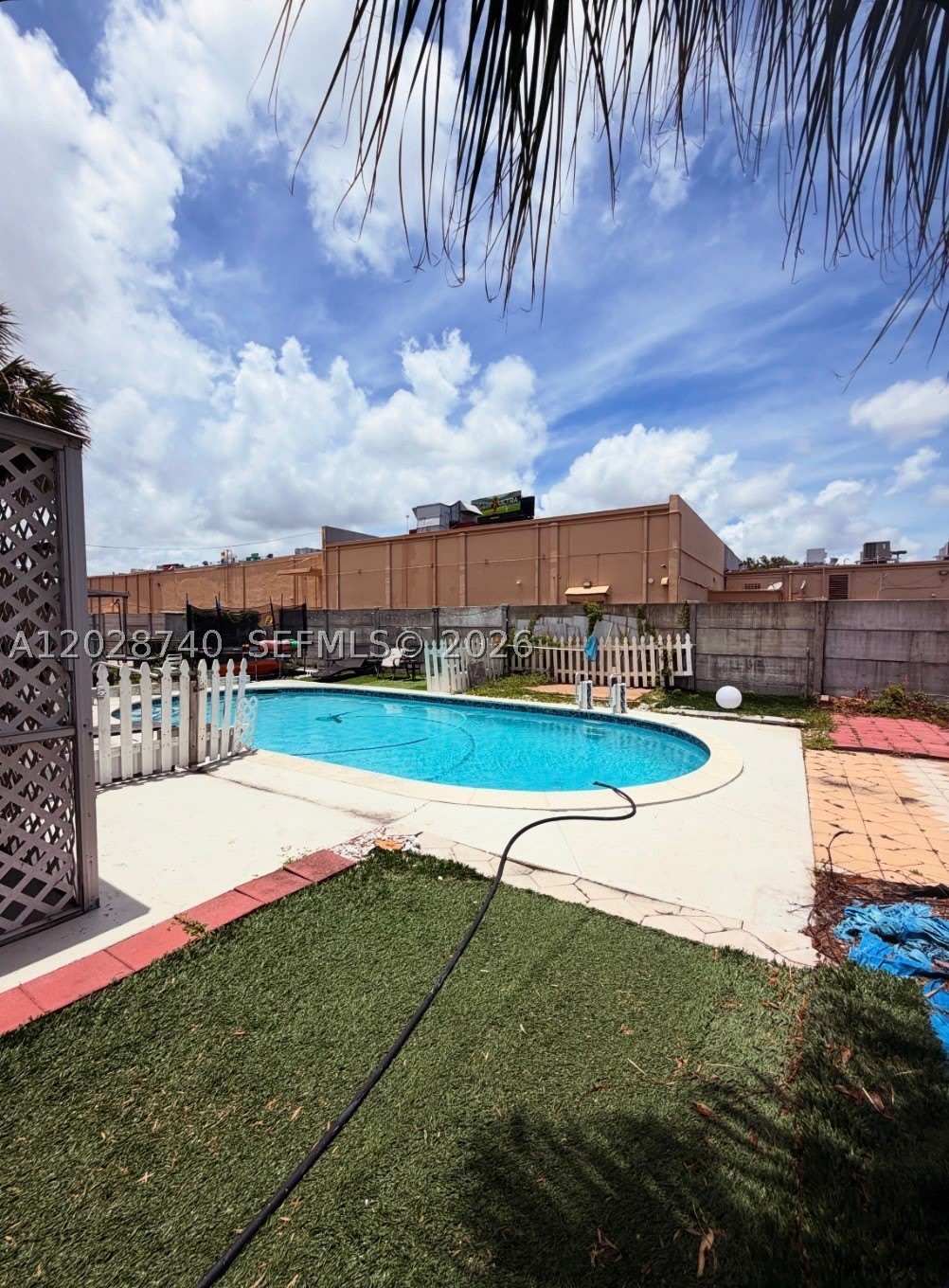 1077 SW 2nd St – photo 3