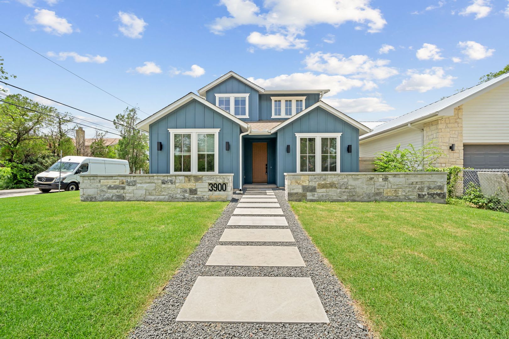 CENTRAL AUSTIN: 6 BD / 4 BA – photo 1