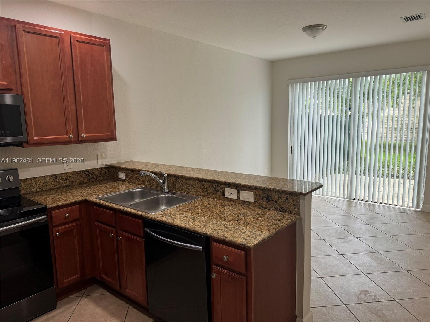 1048 Ne 30Th Avenue 1048 Homestead Fl 33033 – photo 3