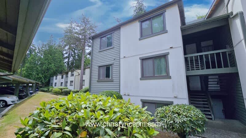 12703 NE 129th Ct – photo 1
