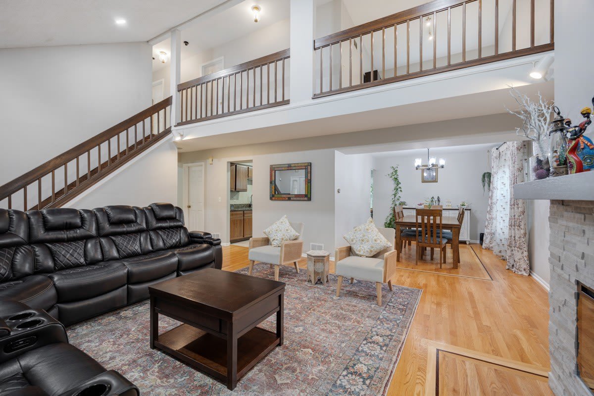 1347 Rose Boulevard – photo 4