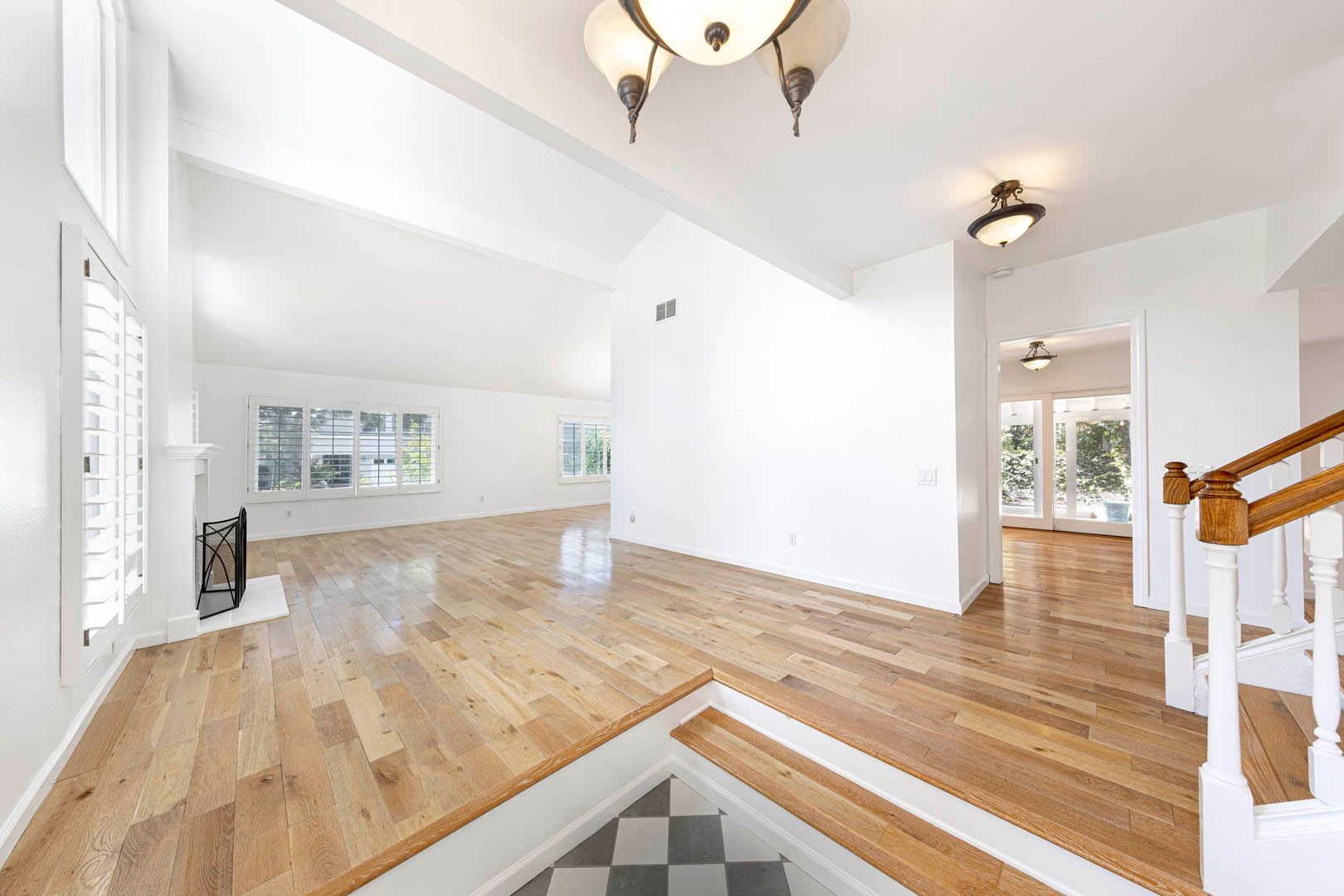 Charming Corner Lot Home on Oversized 10,000 Sq Ft Lot – photo 4