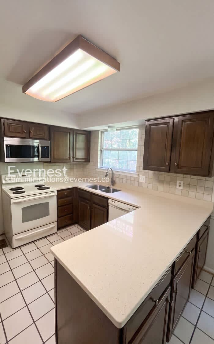 11829 Parliment Drive – photo 4