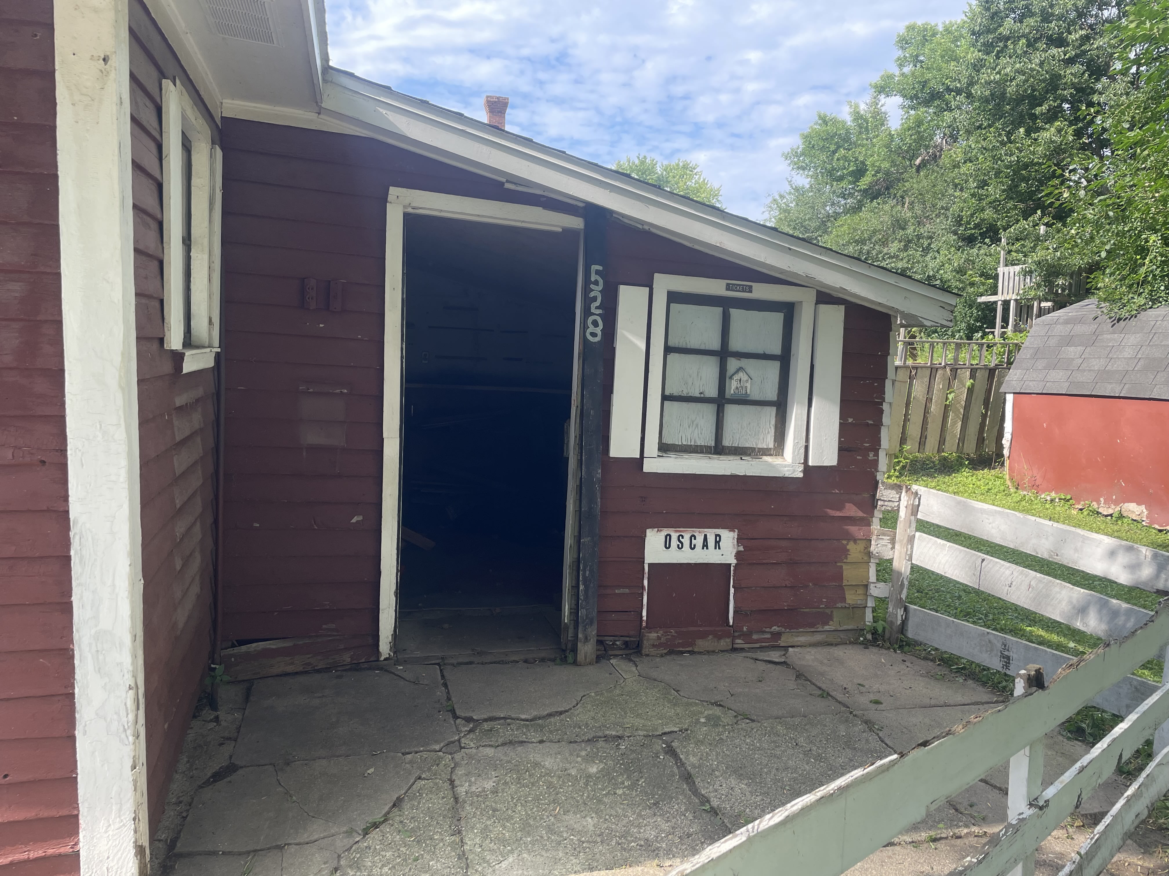 214 W Vasa Ave – photo 2