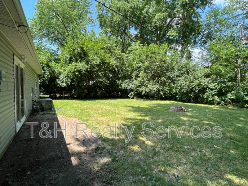 3831 Bennett Drive – photo 5