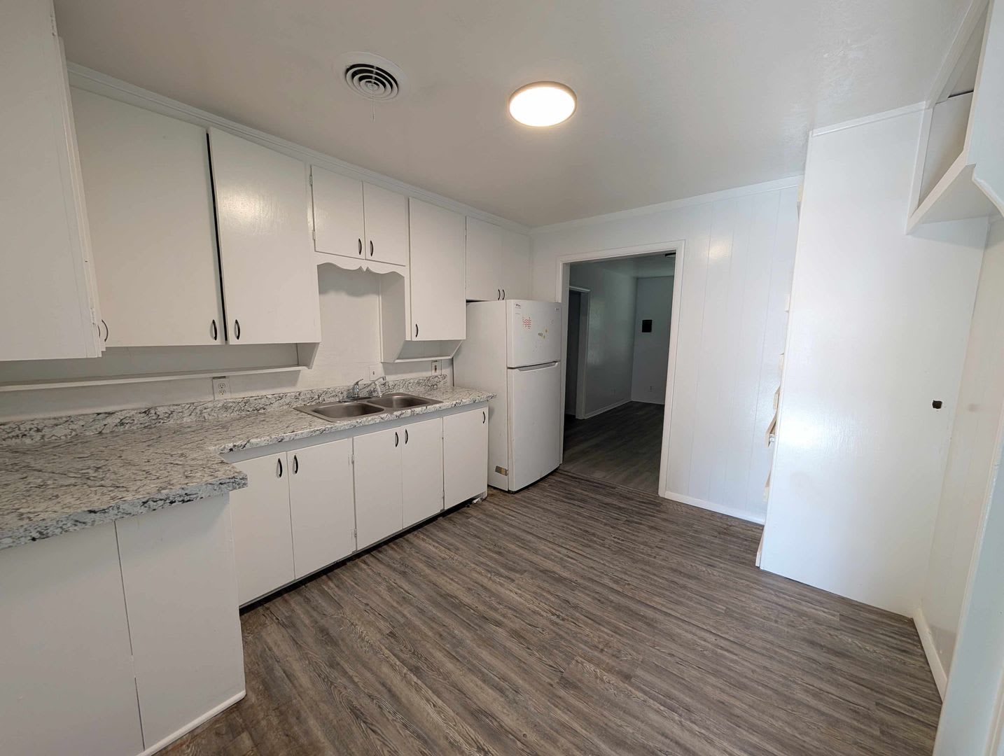 Freshly Updated & Move-In Ready – photo 5