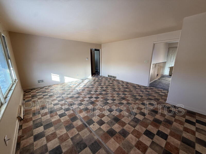 5140 N 84th St – photo 3