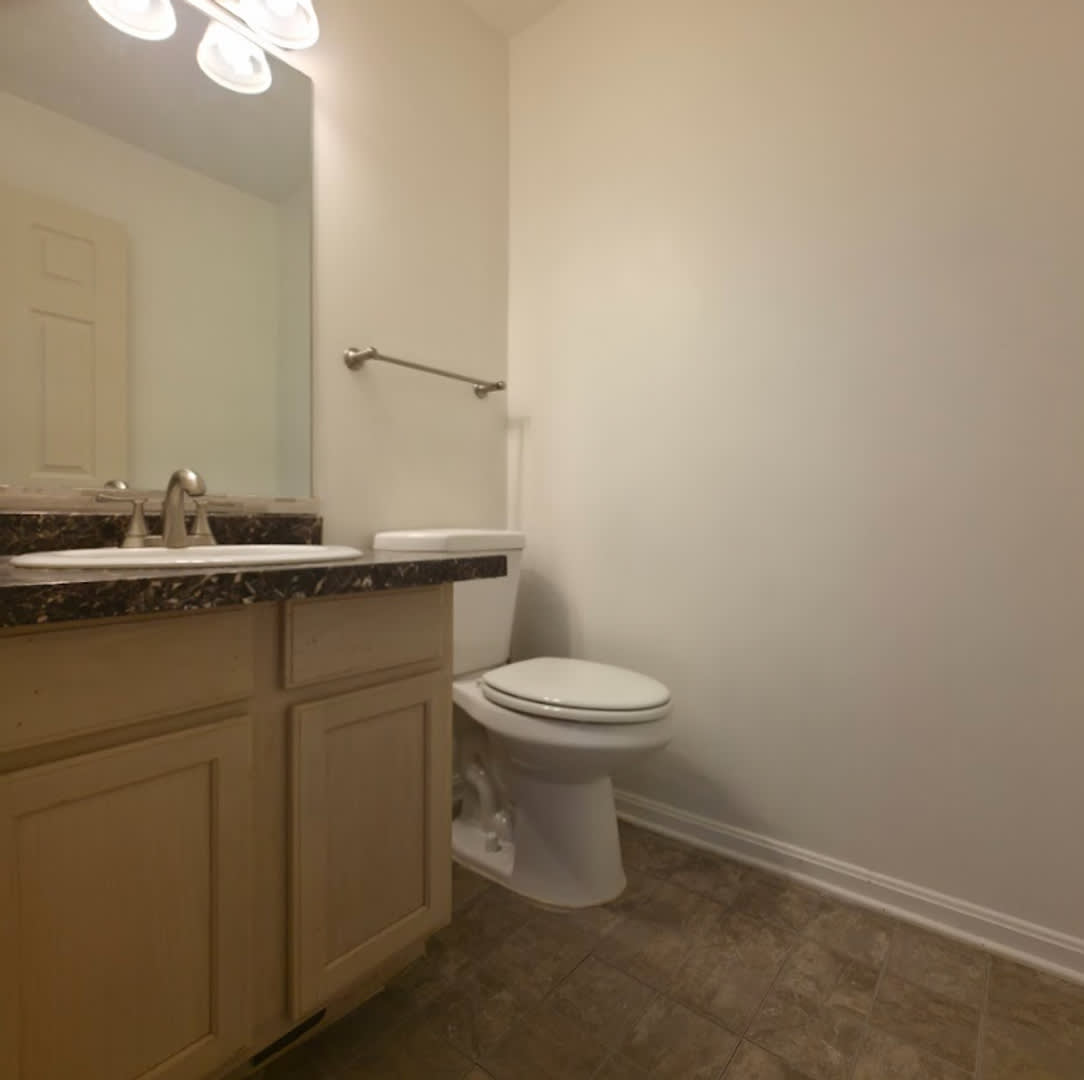 Single Family Home 2 beds 1 Full bath and 1 Half bath Available Now! – photo 5