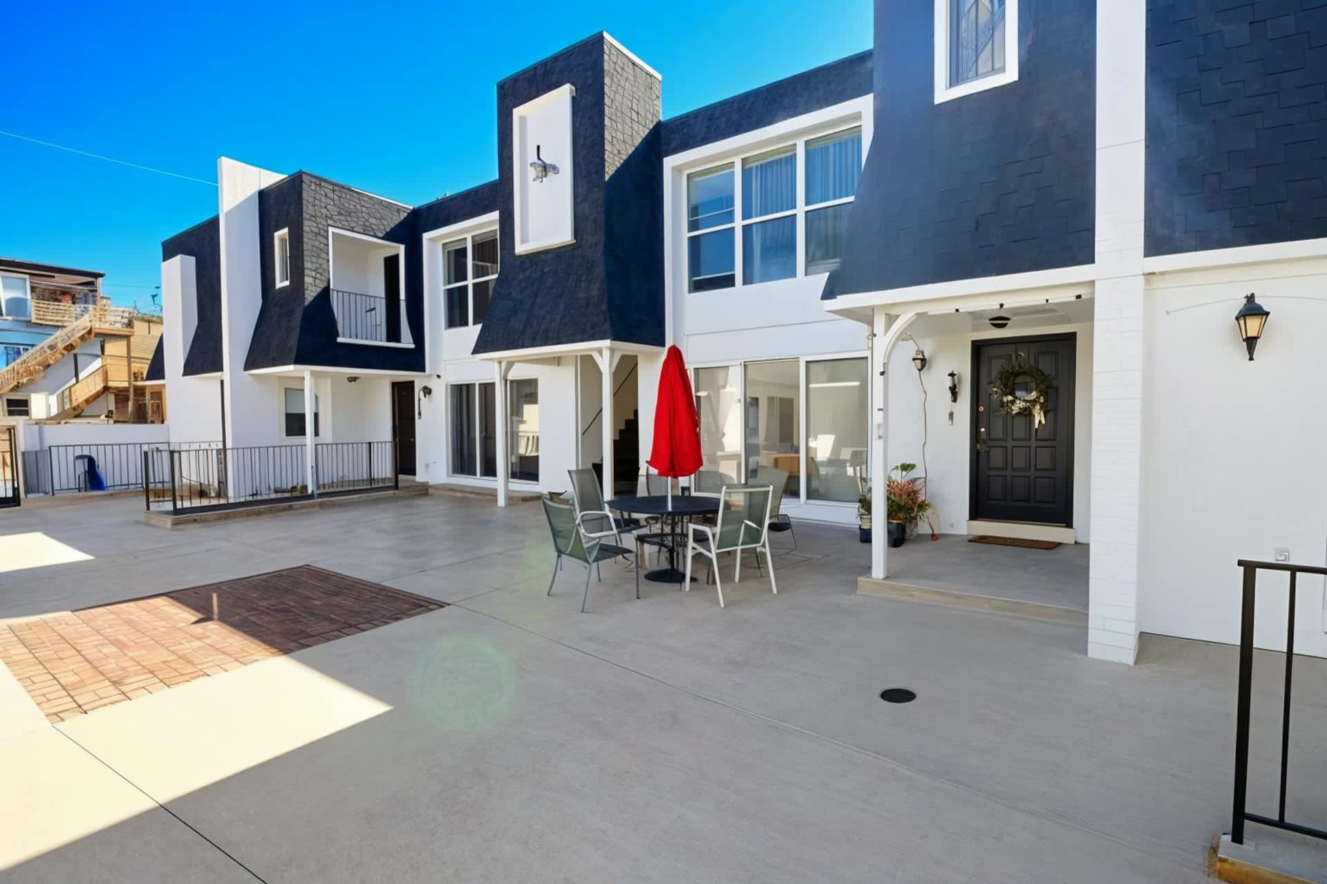 Plaza La Belle Apartments – photo 3
