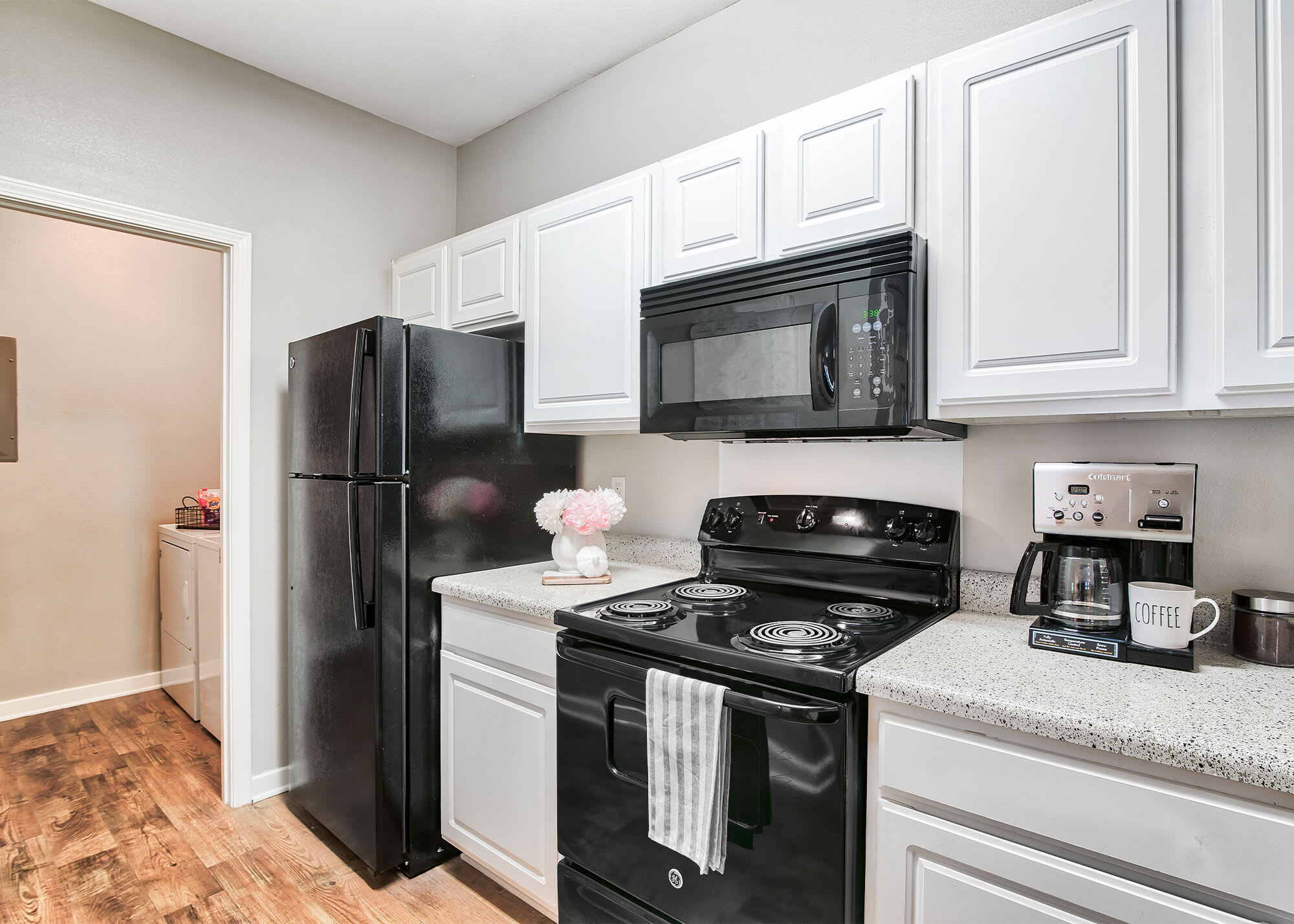 Cypress Lake Apartments – photo 1