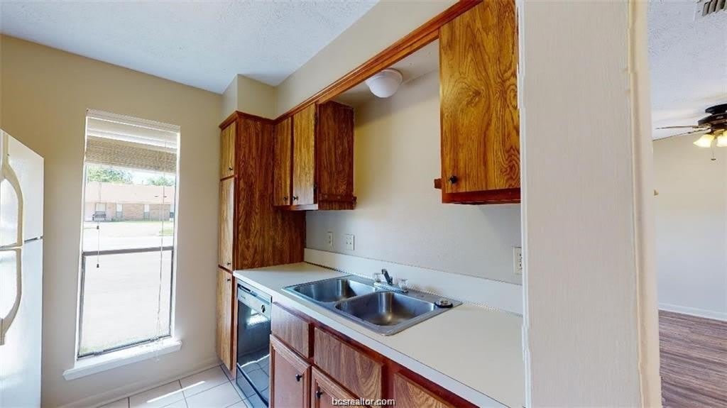 1411 Gramma Ct – photo 5
