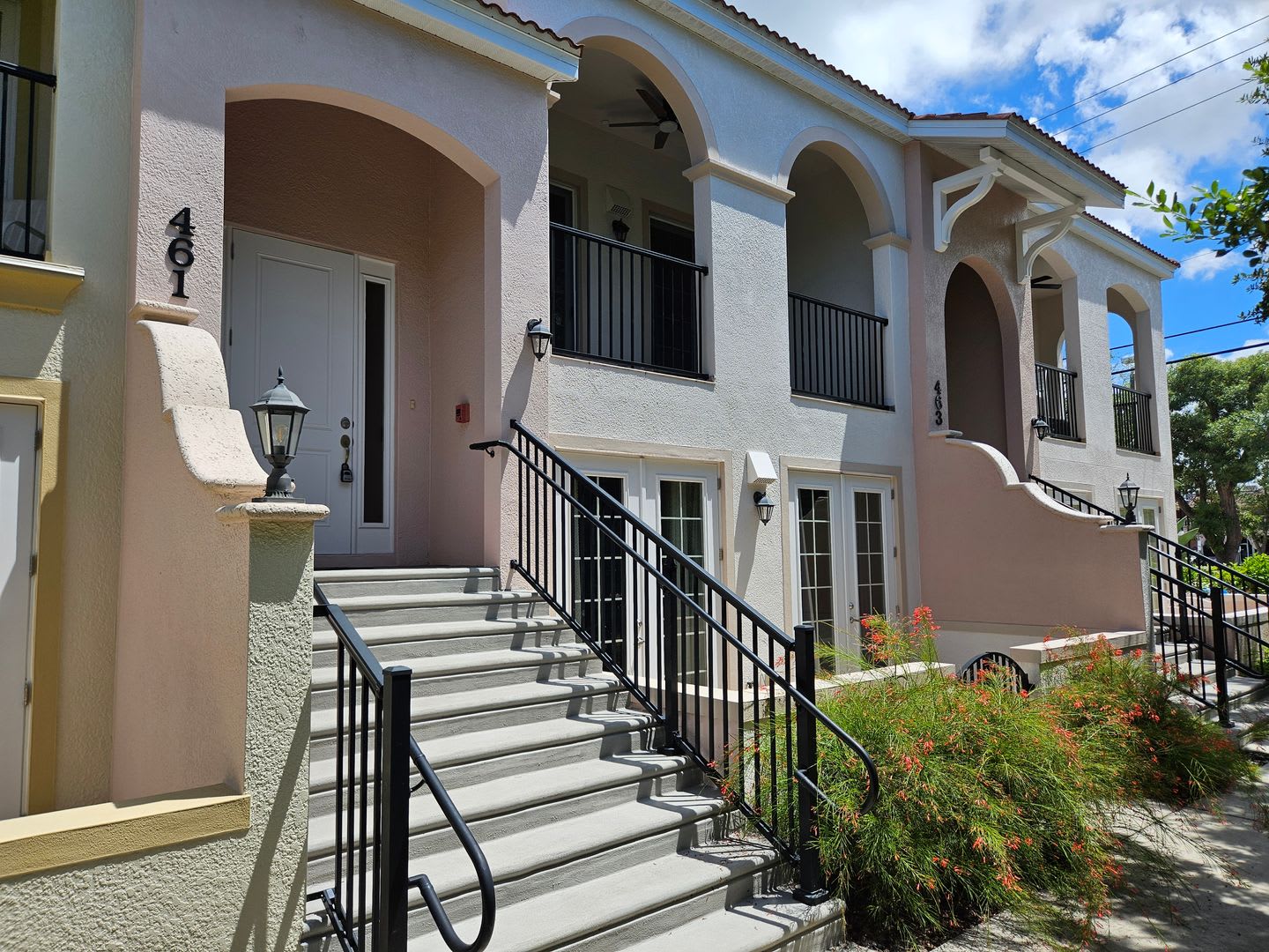 Seasonal Short-Term 2 Bedroom, 2.5 Bath Multi-Level Condo with Balcony and Patio located on Venice Island! – photo 5