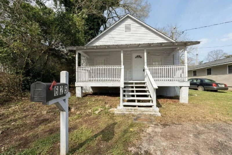 625 East Wall Street – photo 1