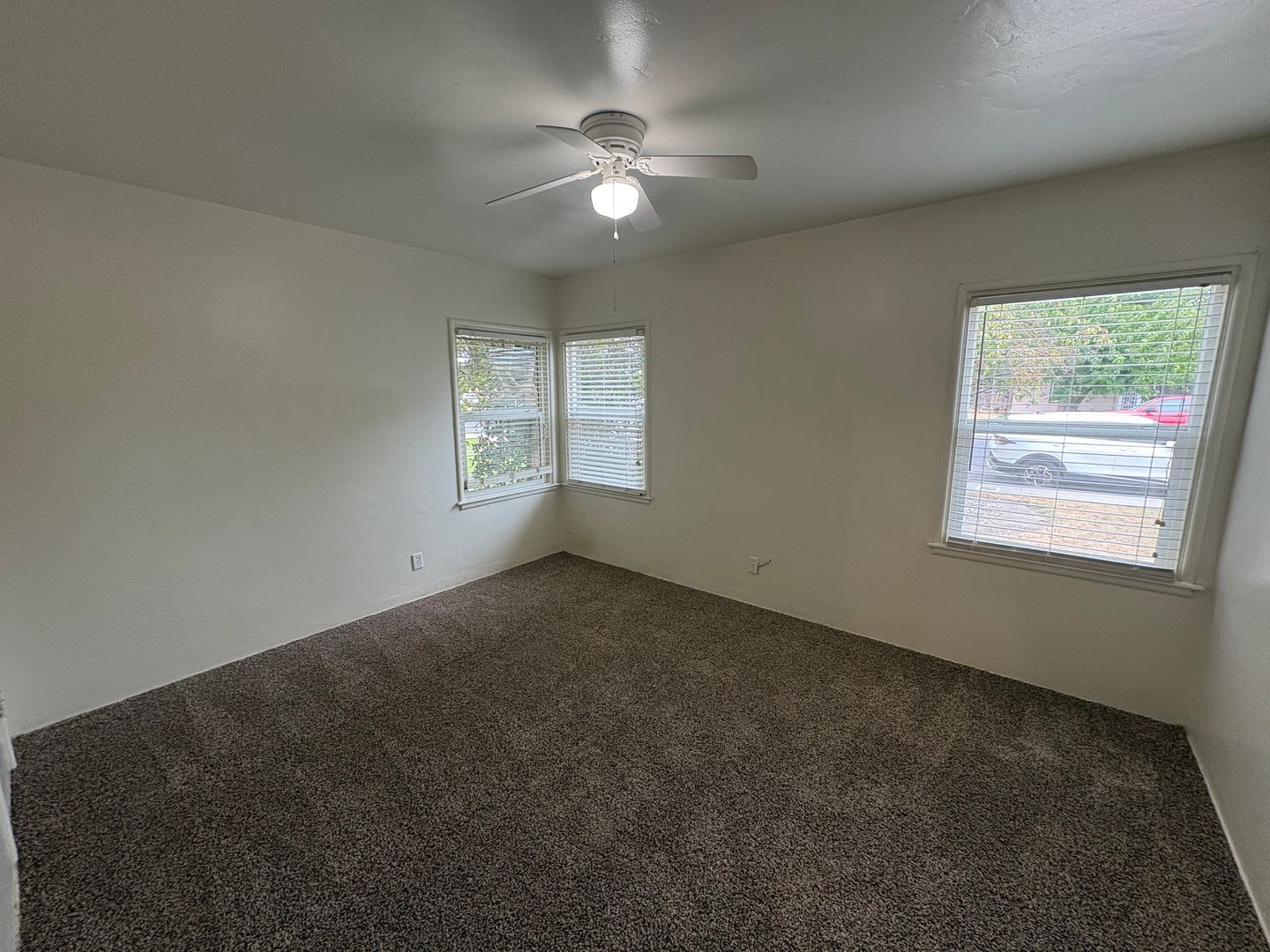 Cozy 2-bedroom home Available Now! – photo 3