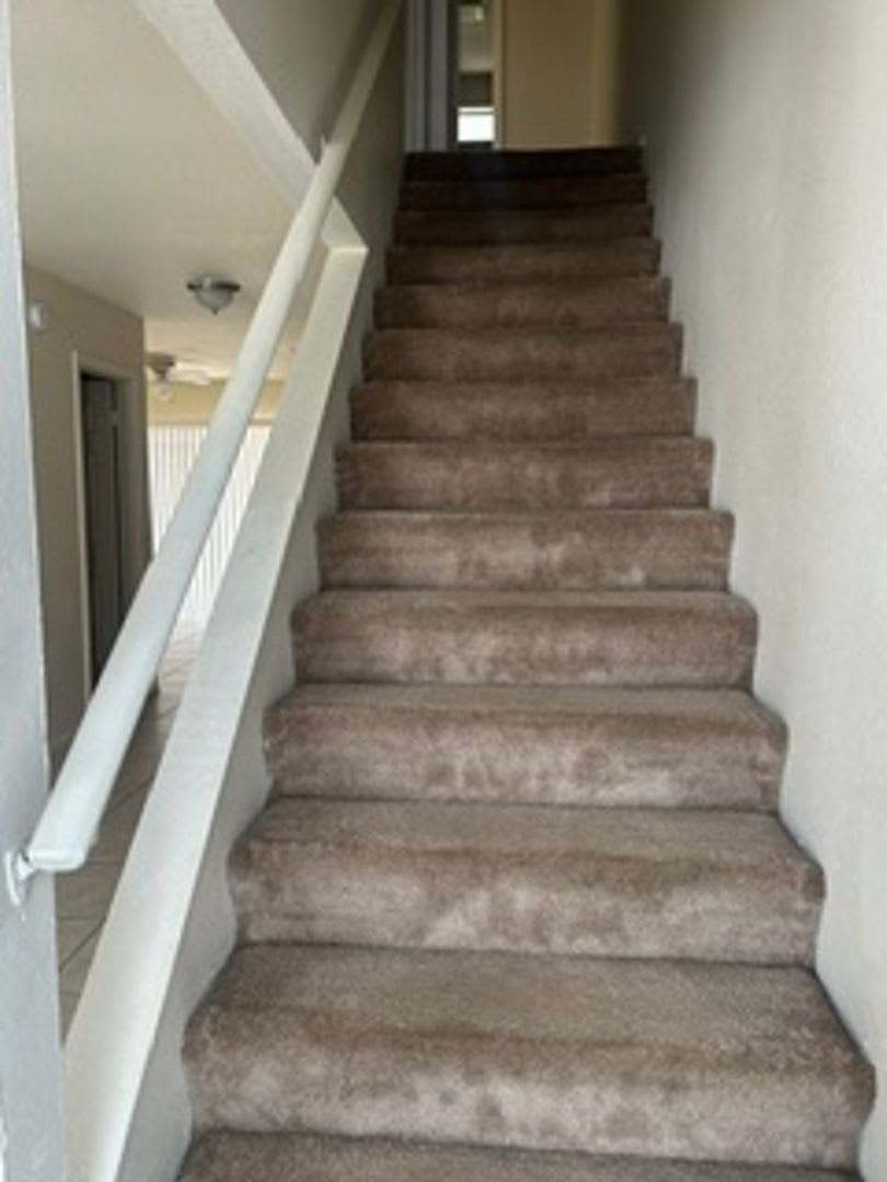 Large 2 bed 1 1/2 bath Town house. Inside laundry, assigned parking – photo 2