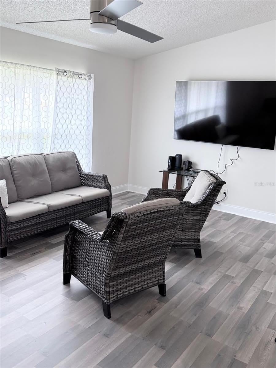 3237 LONDON Avenue – photo 3