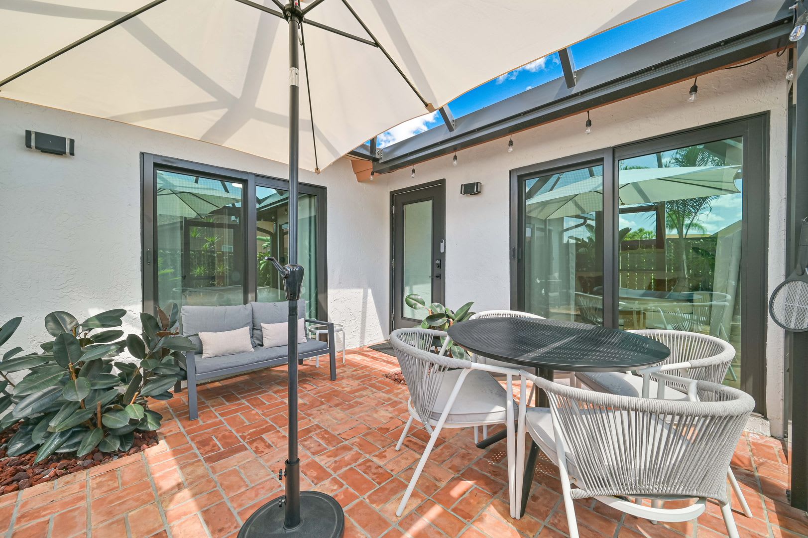 Now Available Cozy Furnished Villa In Royal Woods – photo 5