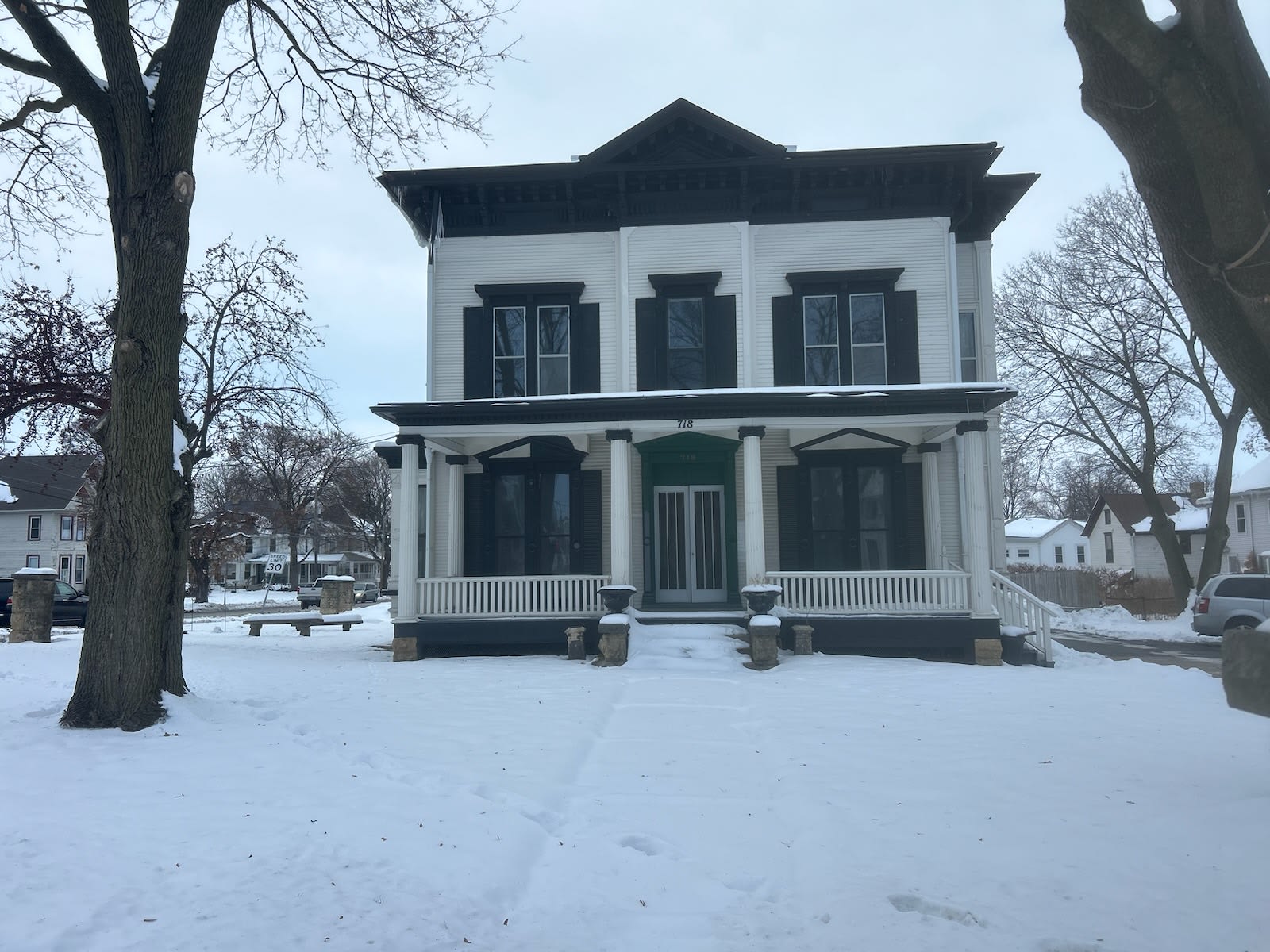 718 West Stephenson Street – photo 2