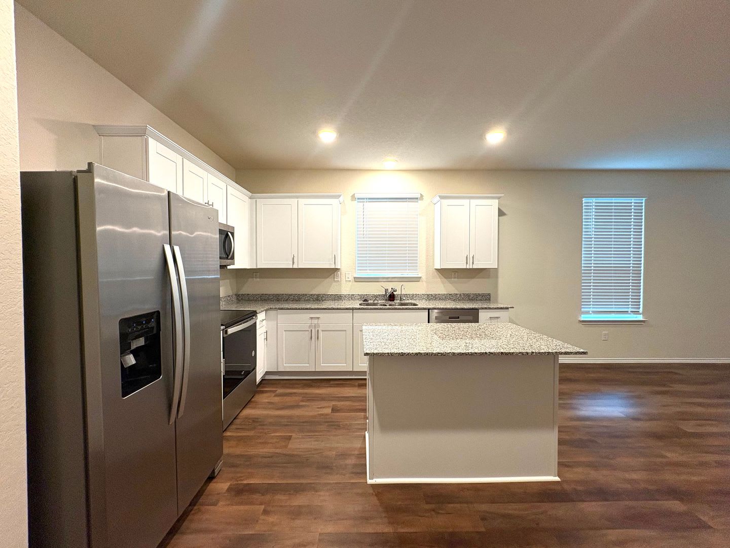 Open-Concept Living with Easy Access to I-10 & Loop 1604 – photo 3