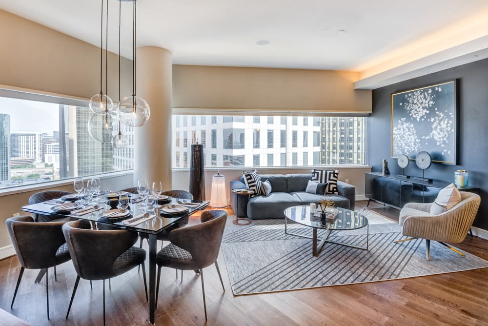 One Dallas Center – photo 1