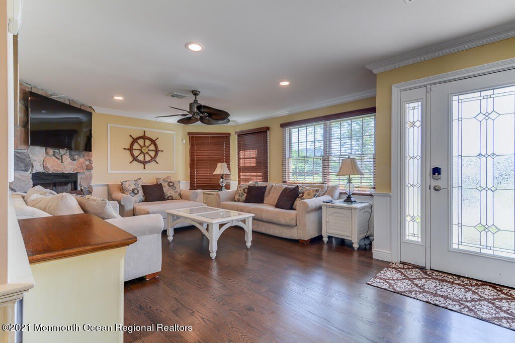 1603 Lake Avenue – photo 4