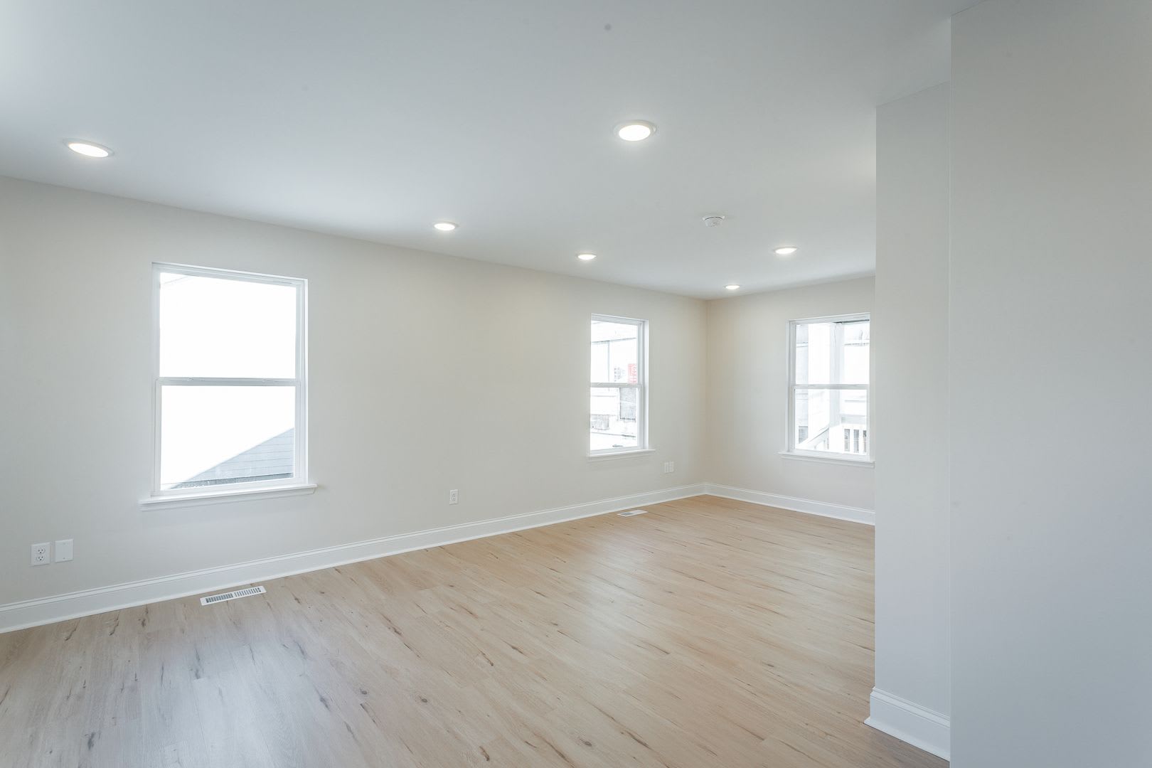 Modern 2 Bedroom Home in Mill Town – photo 5