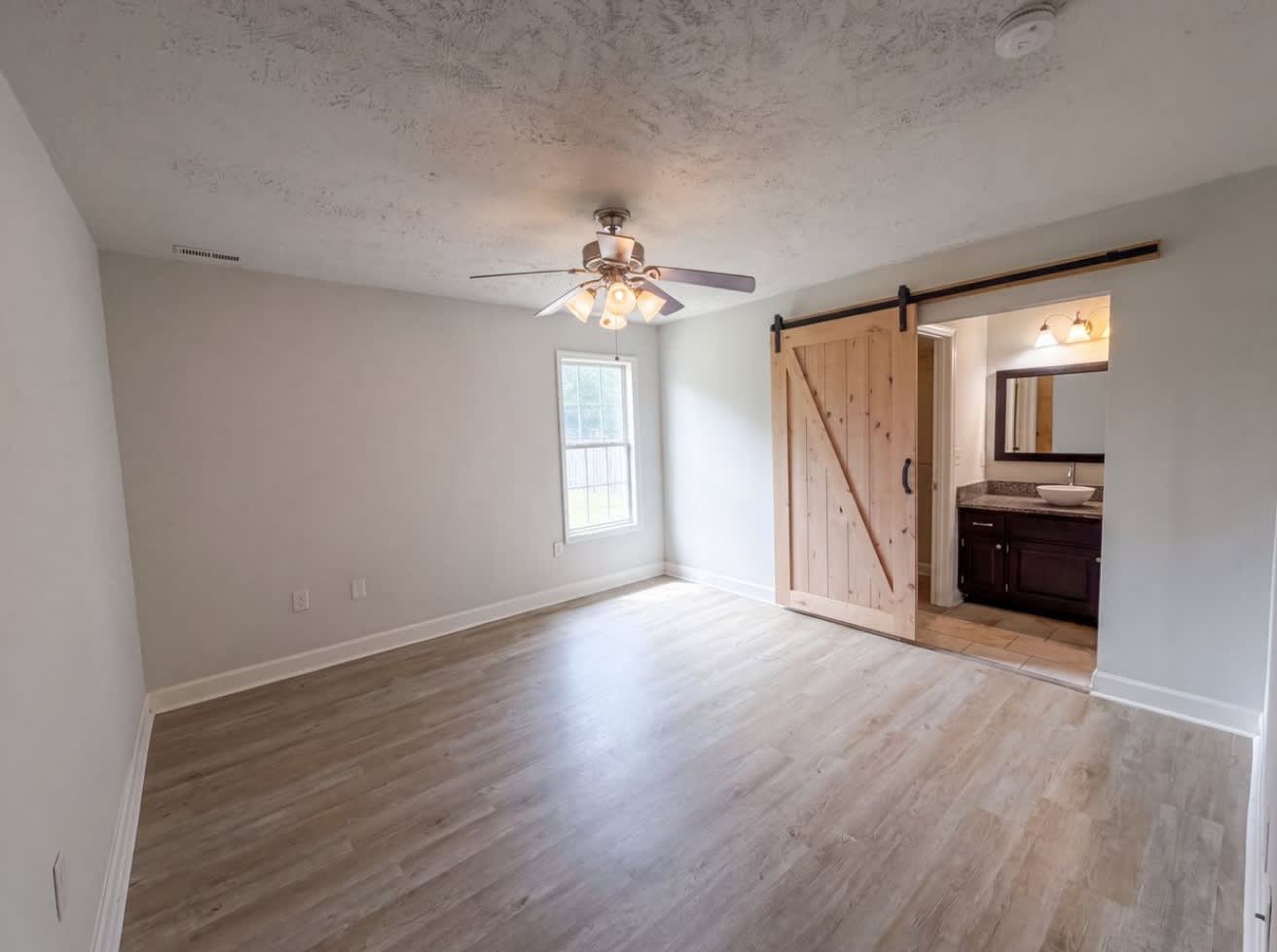 444 Northwoods Dr – photo 4