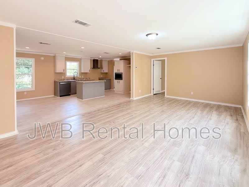 8146 Texas St – photo 5