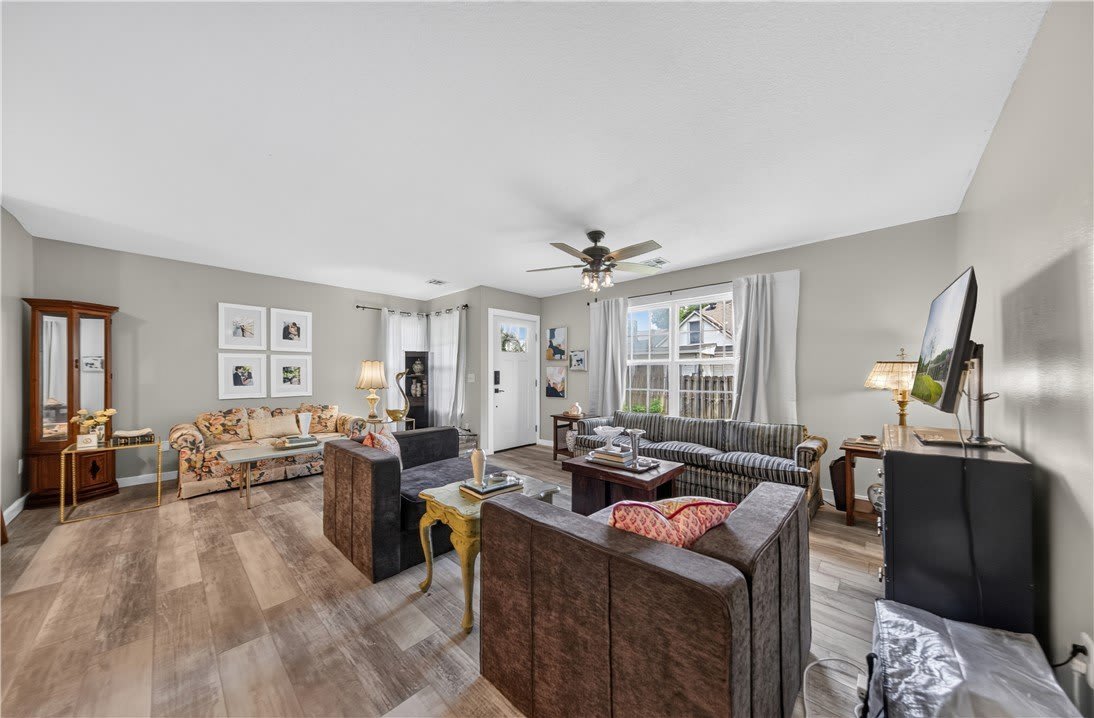 910 NW A Street – photo 3