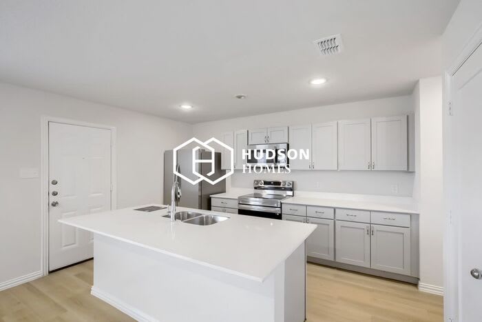 120 Kainos Street – photo 3