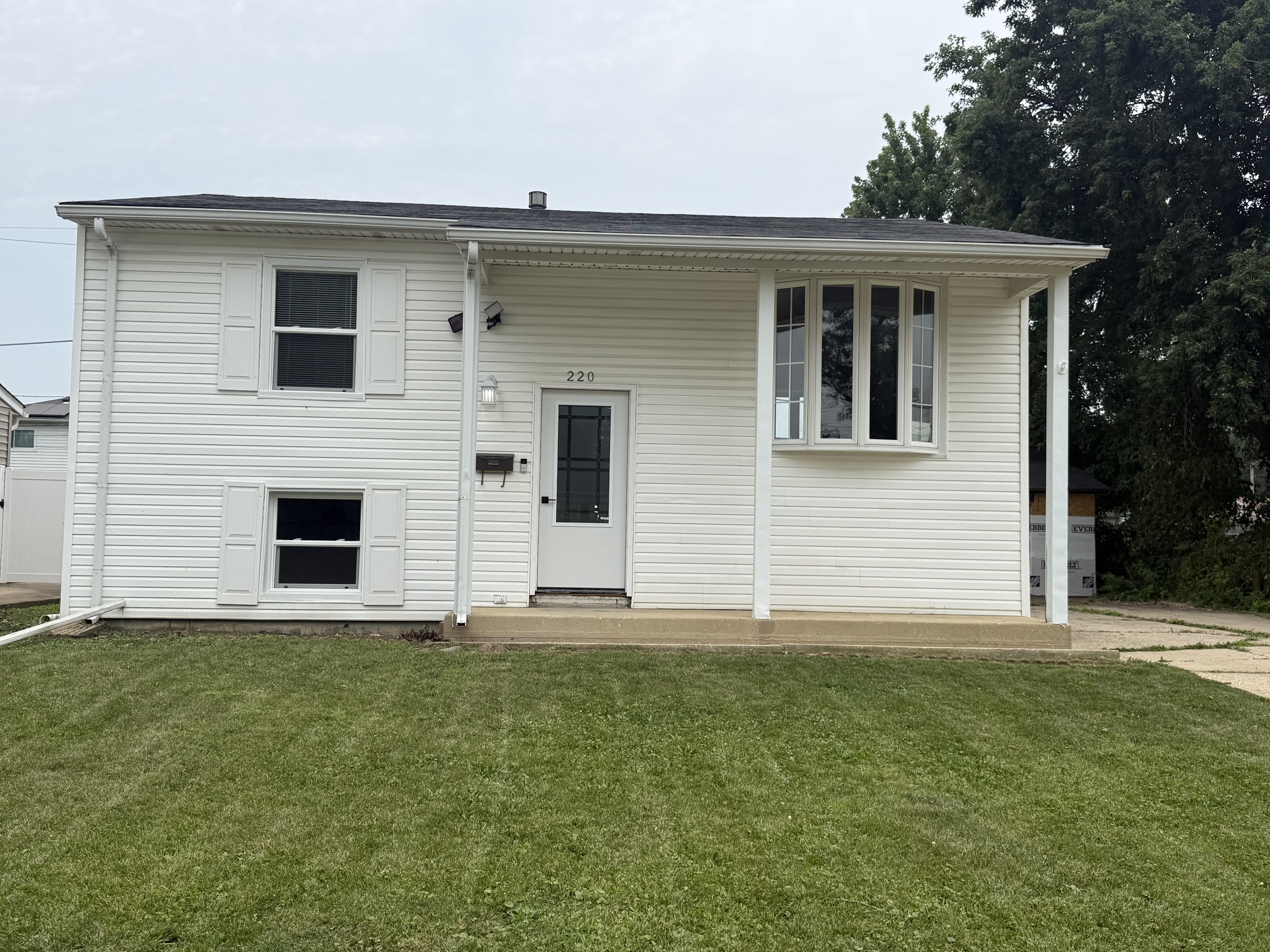 220 Healy Avenue – photo 1