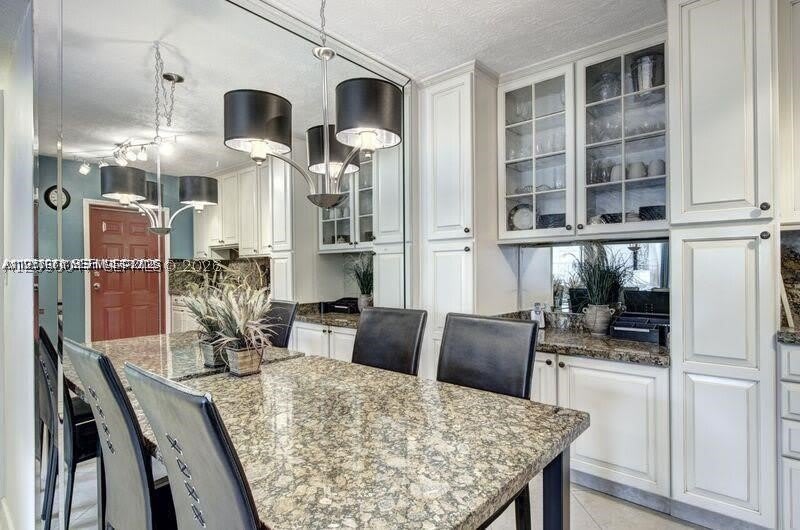 221 SE 9th Ave – photo 4