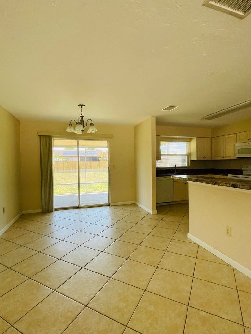 PORT CHARLOTTE ANNUAL RENTAL – photo 4