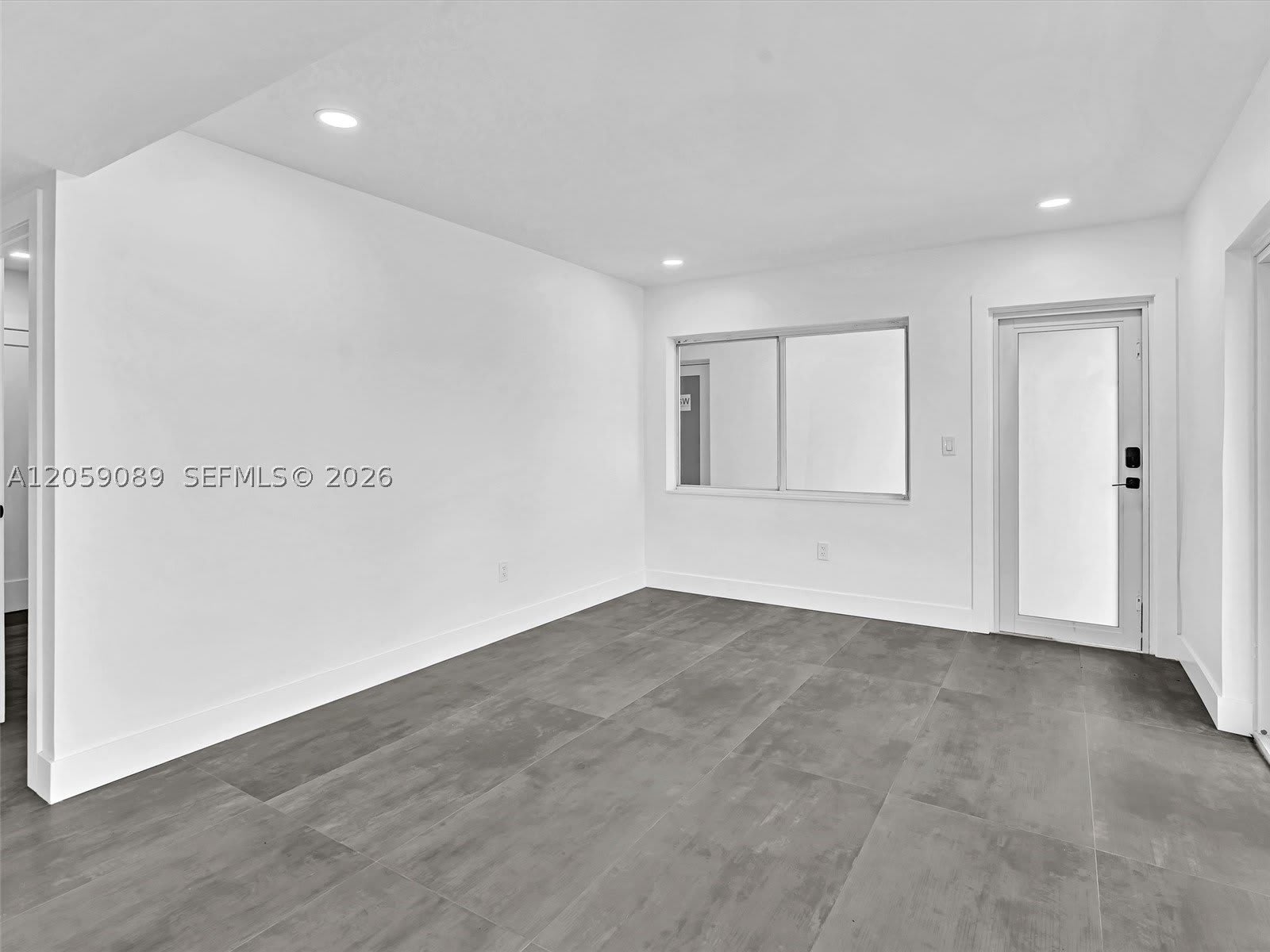 11900 N Bayshore Dr – photo 2