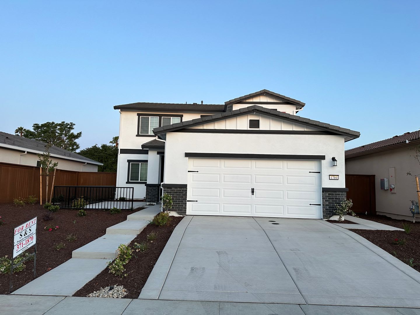 1704 Bullock Dr – photo 1