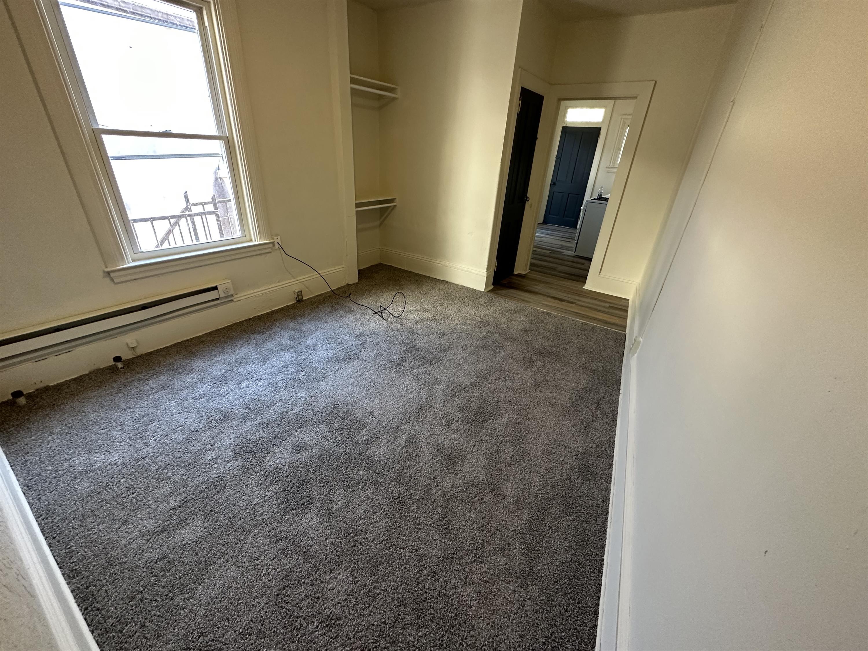 318 S Queen St. – photo 4
