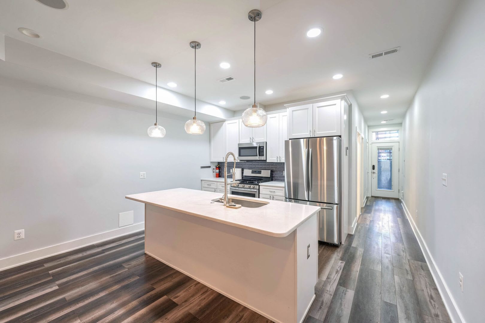 Sophisticated City Living: Spacious 2-BR, 2-BA Just 5 Blocks from Columbia Heights Metro! – photo 4