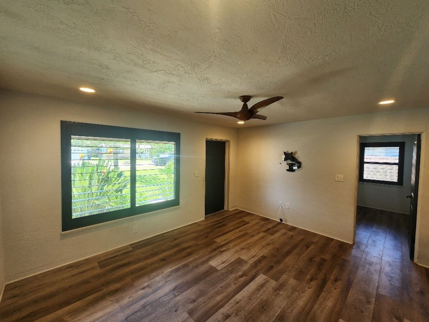 Charming 2 Bed 1 1/2 Bath Beachside Home – photo 5