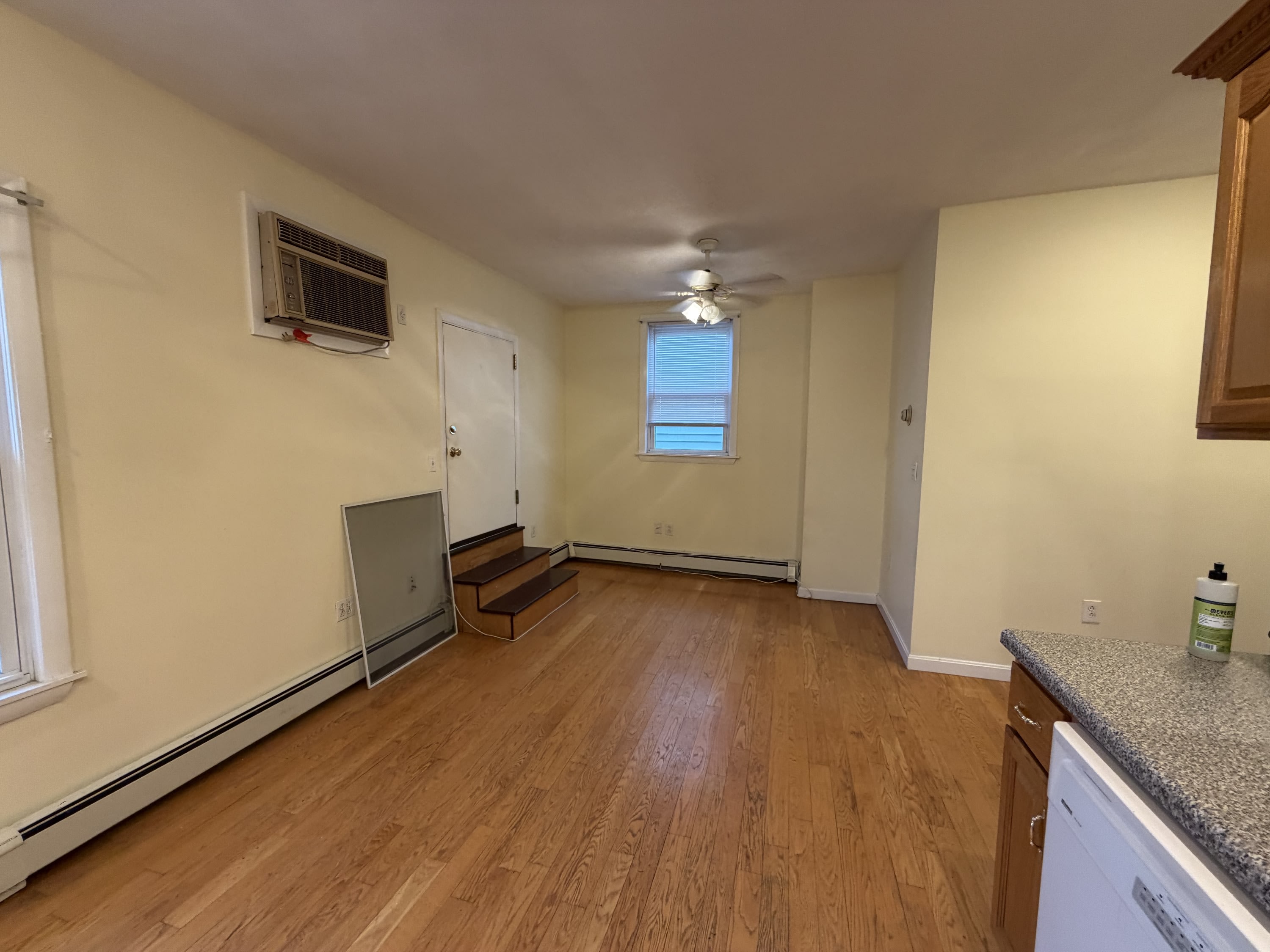 215 Lexington Street – photo 2